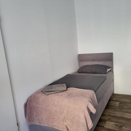 Gemuetliche Appartement Бад-Ейнгаузен Екстер'єр фото