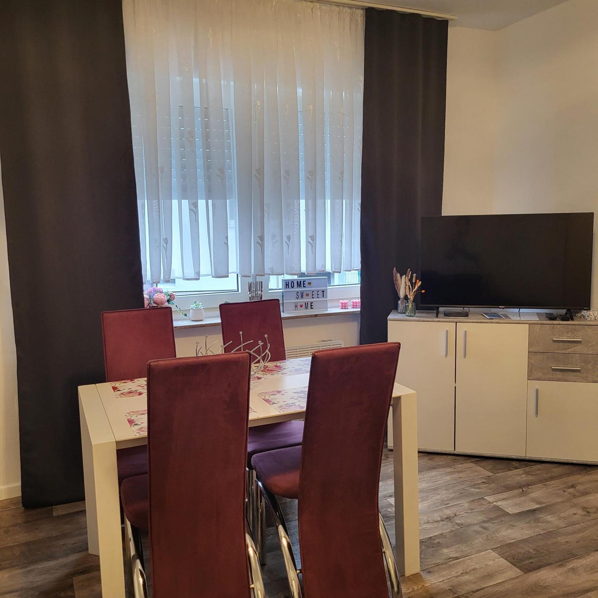 Gemuetliche Appartement Бад-Ейнгаузен Екстер'єр фото
